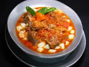 Ñoquis caseros con salsa blanc