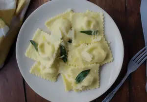 Ravioles Caseros Con Crema