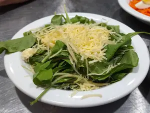 Rucula y parmesano