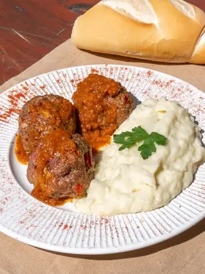Albondigas con guarnición