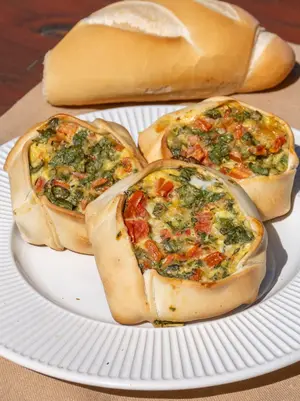 Empanadas de caprese