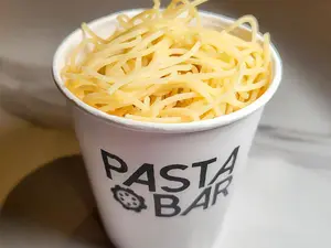 Spaghetti + salsa + queso