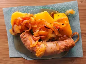 Chorizo a la pomarola
