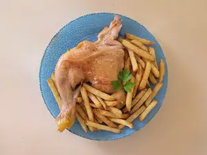 Cuarto de pollo con fritas