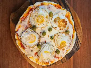Pizza huevo frito