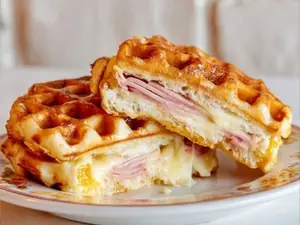 Wafle grande de jamón y queso