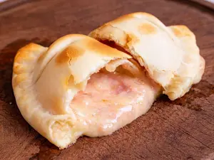 Empanada jamón y queso