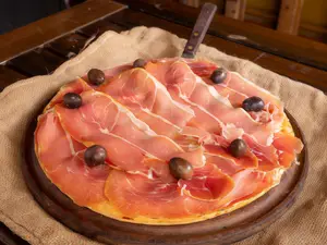 Pizza jamon crudo