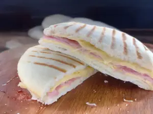 Arabe de jamón y queso