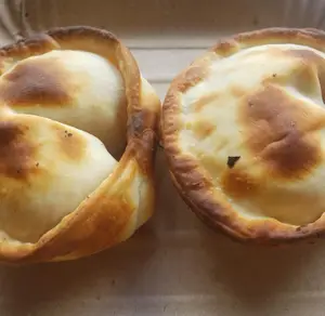 Empanada De Jamon Y Queso