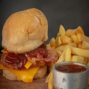 Chicken bacon + papas fritas