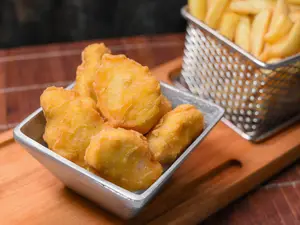 Nuggets x10+ papas fritas