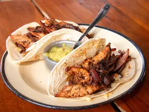 Tacos De Pollo