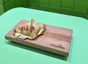 Croissant jamón y queso