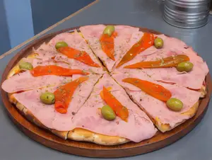 04 pizza con jamón y morrones