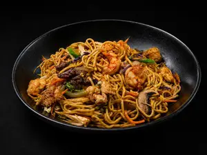 Lo mein combo