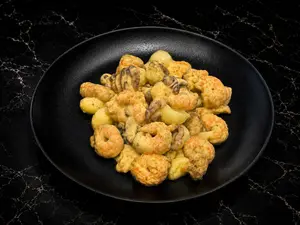 Shrimp with walnuts