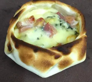 Canastita Panceta, Muzzarella Y Roquefort
