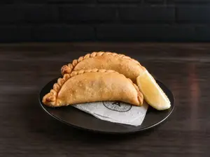 2 Empanadas fritas + bebida