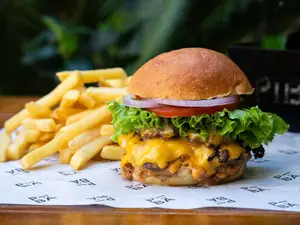 Classic burger + papas