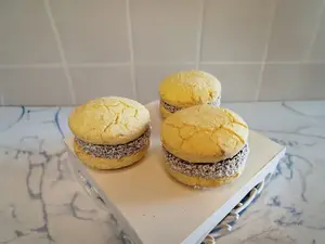 3 alfajores de maicena xl
