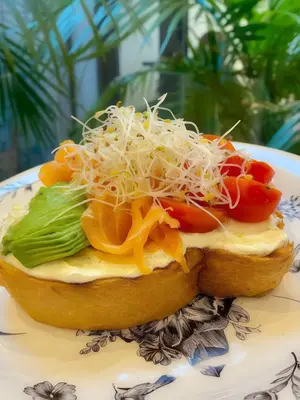 Tostón de salmon