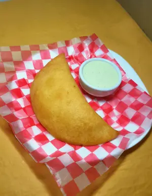 Empanada de carne mechada 15cm