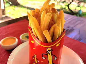 Ración de papas fritas grandes