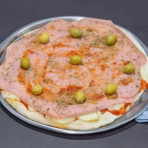 Chica muzzarrella y jamón
