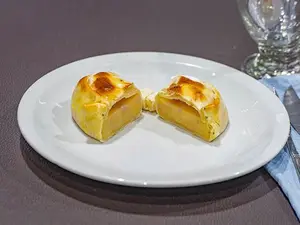 Empanada de jamón y queso
