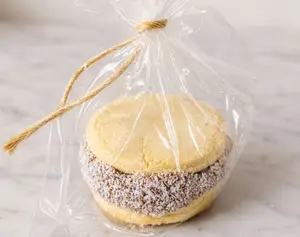 Alfajor de maicena con dulce de leche