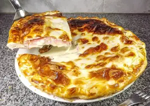 Tarta jamón y queso