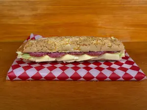 Panini de salame y queso
