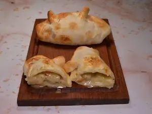 Empanada napolitana