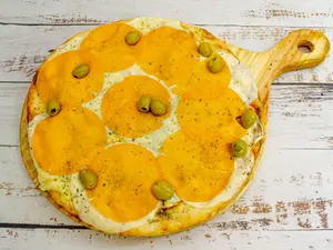 Pizza a los 4 quesos