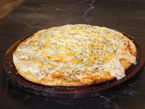 Pizza tres quesos