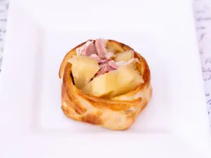 Empanada ananá con panceta