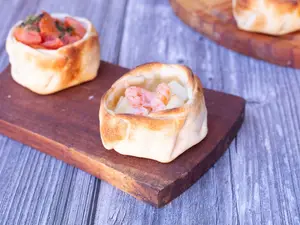 Empanada camarones y palmitos