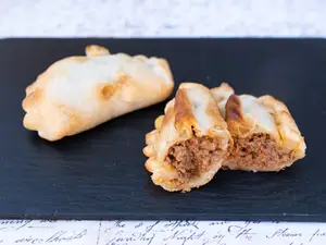 Empanada de carne picante