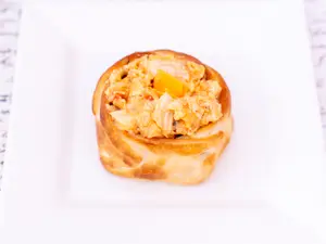 Empanada pollo panceta,cheddar