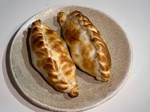 Empanada vacío con provolone