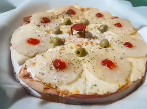 Pizza jamón con ananá