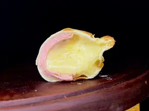 Empanada de jamon y queso