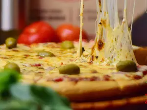 Pizza Al Molde De Muzzarella