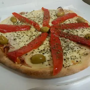 Pizza Especial Jamon Y Morron