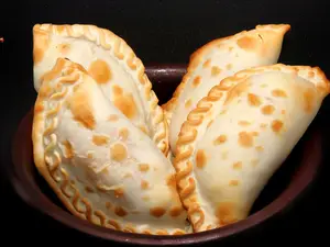 Empanada De Pollo Al Verdeo