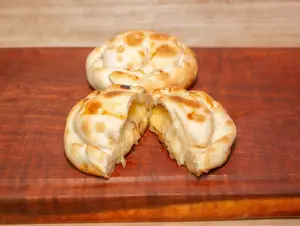 Empanada de queso y cebolla