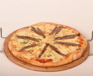 Pizza muzzarella con anchoas