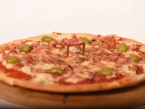Pizza con jamón