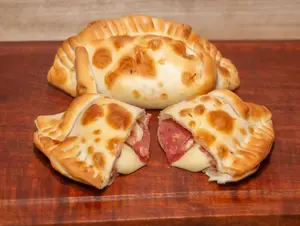 Empanada calabresa